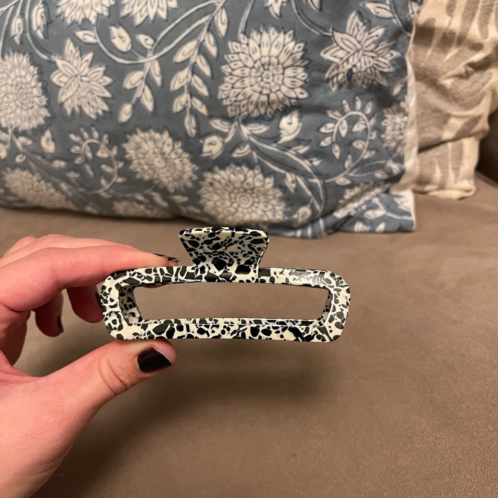 J. Crew NWOT Black and White Hair Claw Clip
